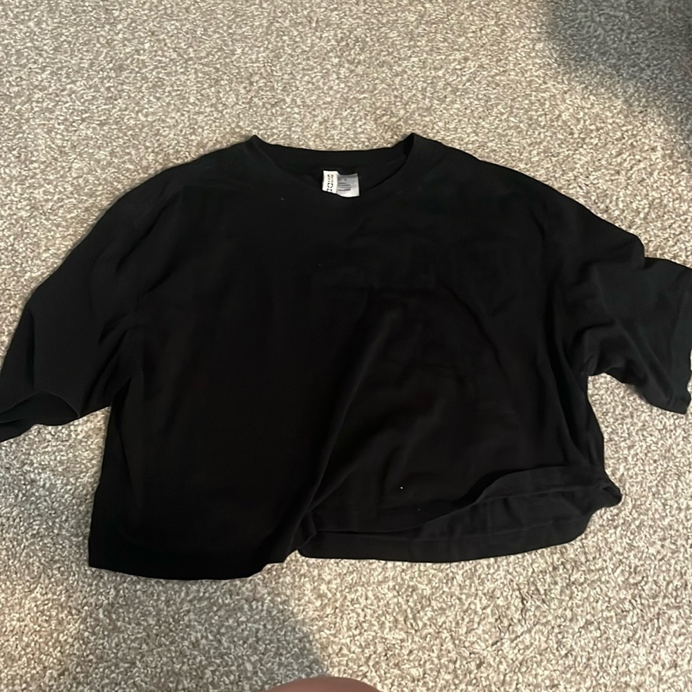 h&M black cropped tee